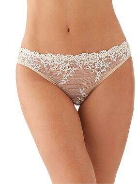 •Wacoal XL Cream Embrace Lace Bikini Panty! NEW!